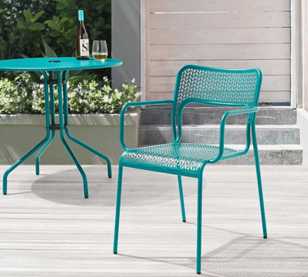 2pack chairs - backyard party
